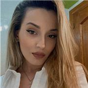 Me llamo ariadna tengo 26 años y me gustaria dar clases a personas de cualquier edad que quieran aprender español.